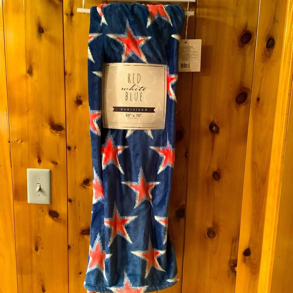 Red Star Oversized 50” x 70” Patriotic Throw